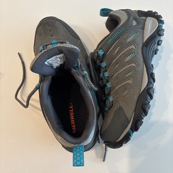 Merrill woman’s hiking boot - Picture 2 of 3